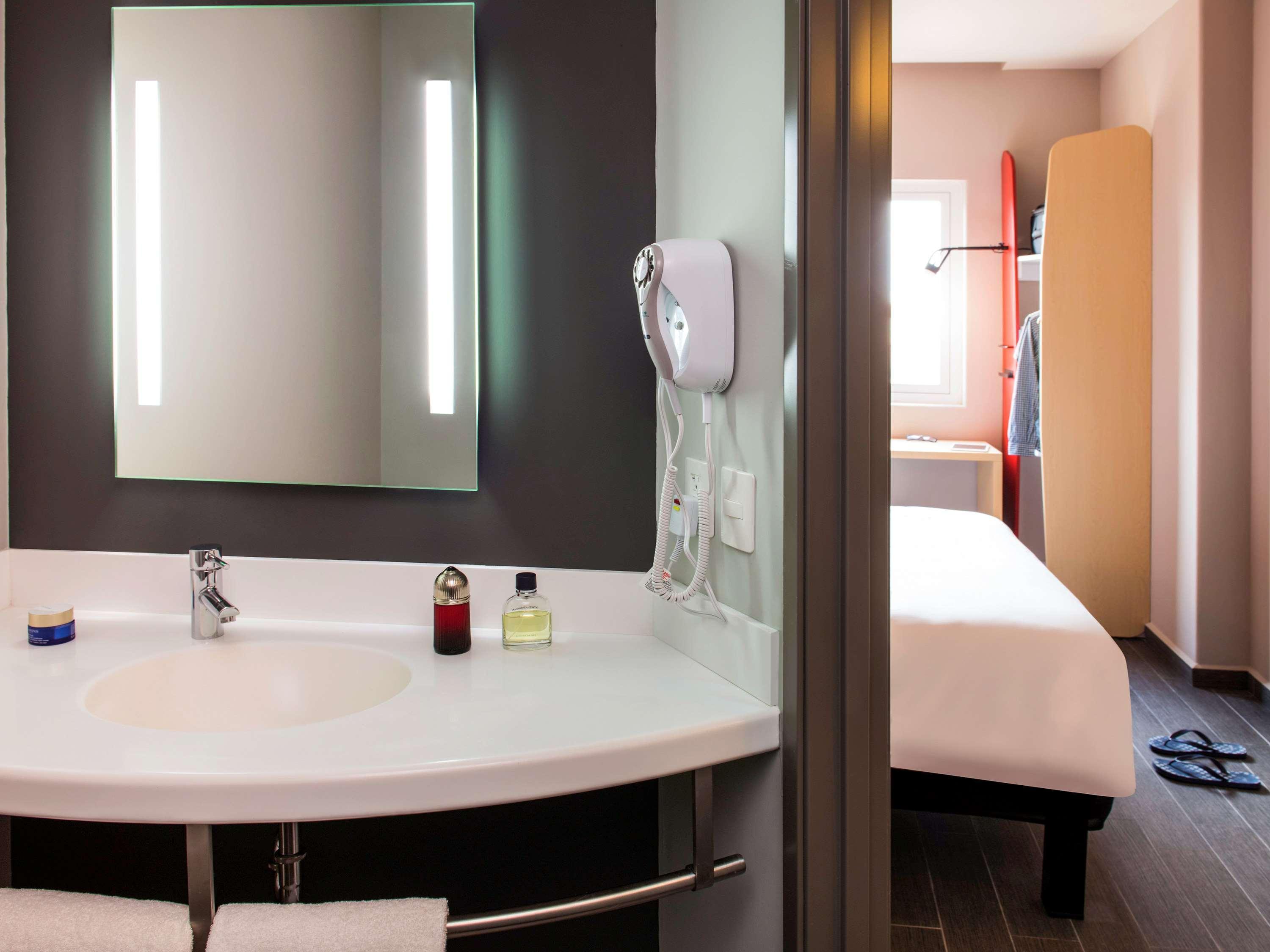 Ibis 4*